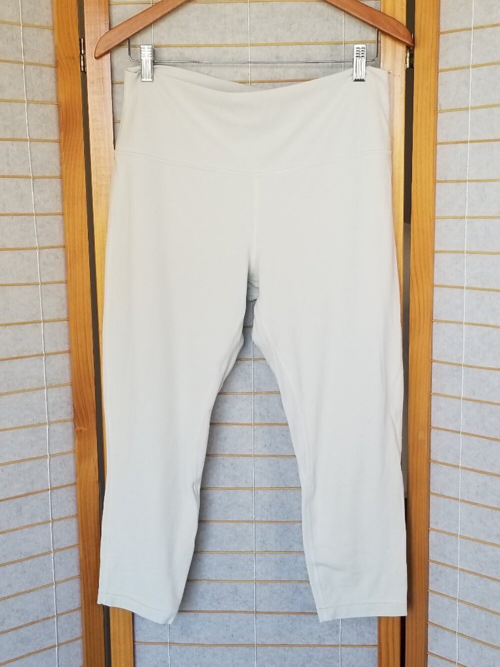 Lululemon Beige Leggings Align High-Rise Crop 23" Legging W6BGLS Ecru Size 14